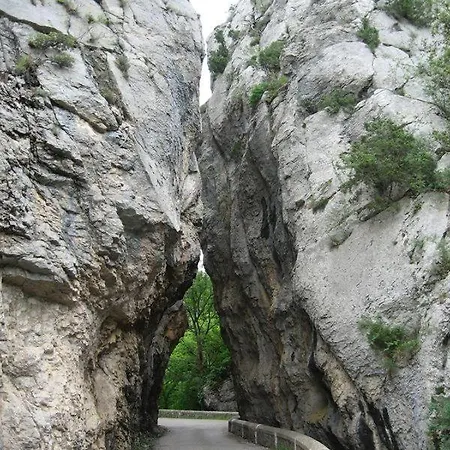 Inn Fenetre Sur Le Ventoux La Clue